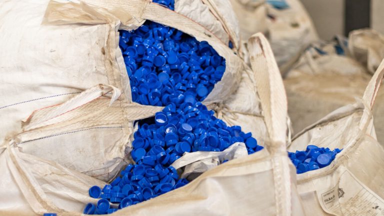 Linhambiente - Reception and Collection of Plastic Caps