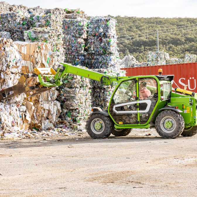 Equipamento de recolha de resíduos da Linhambiente