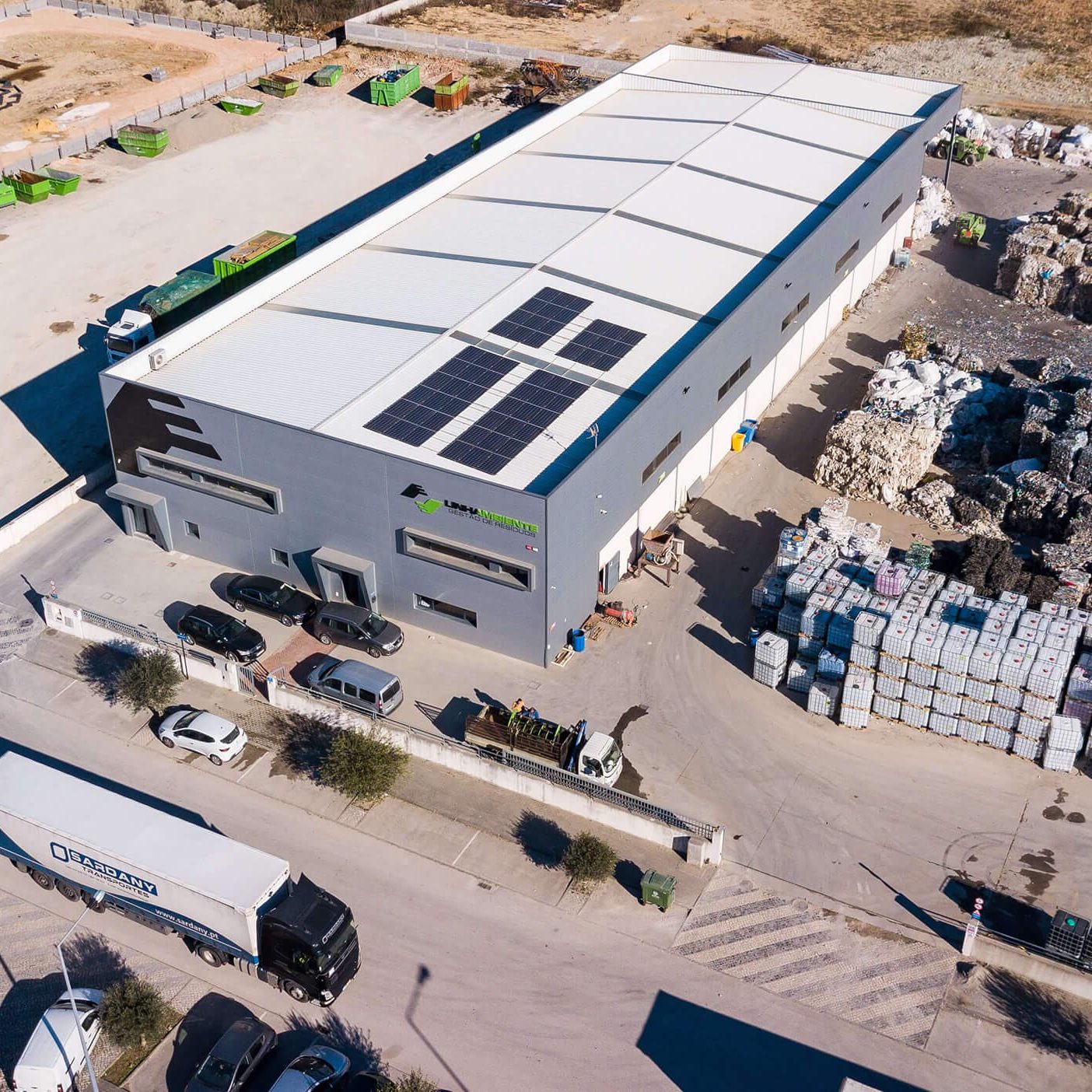 Instalações da empresa de gestão de resíduos Linhambiente